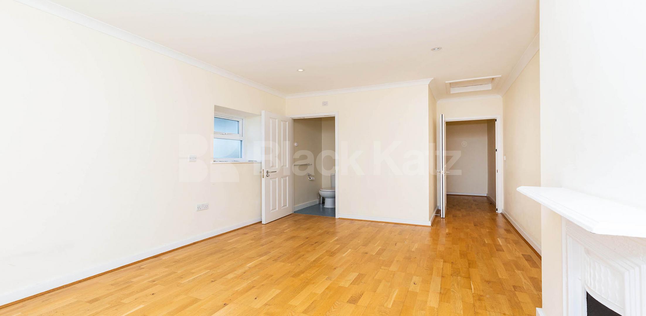 			3 Bedroom, 3 bath, 3 reception Apartment			 High Street North, East Ham E6